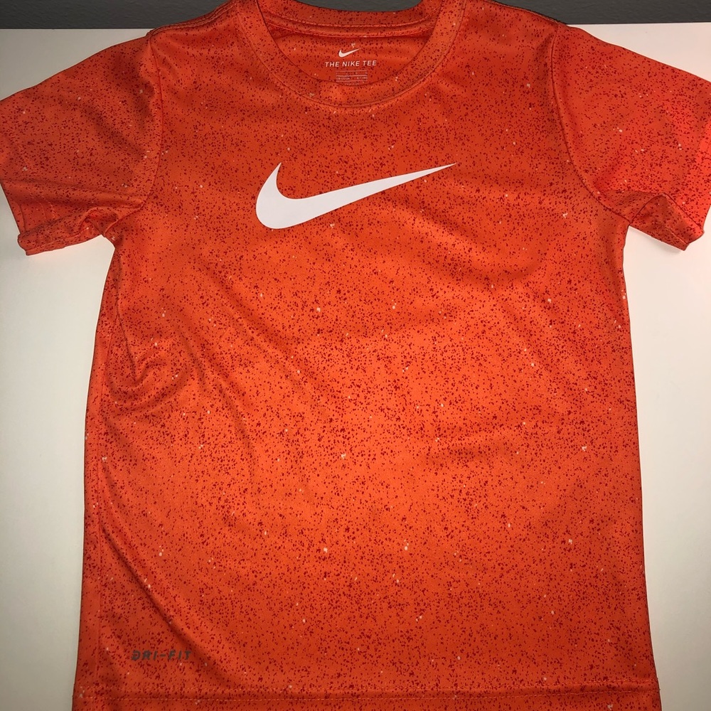 The Nike Tee (Dri-Fit)